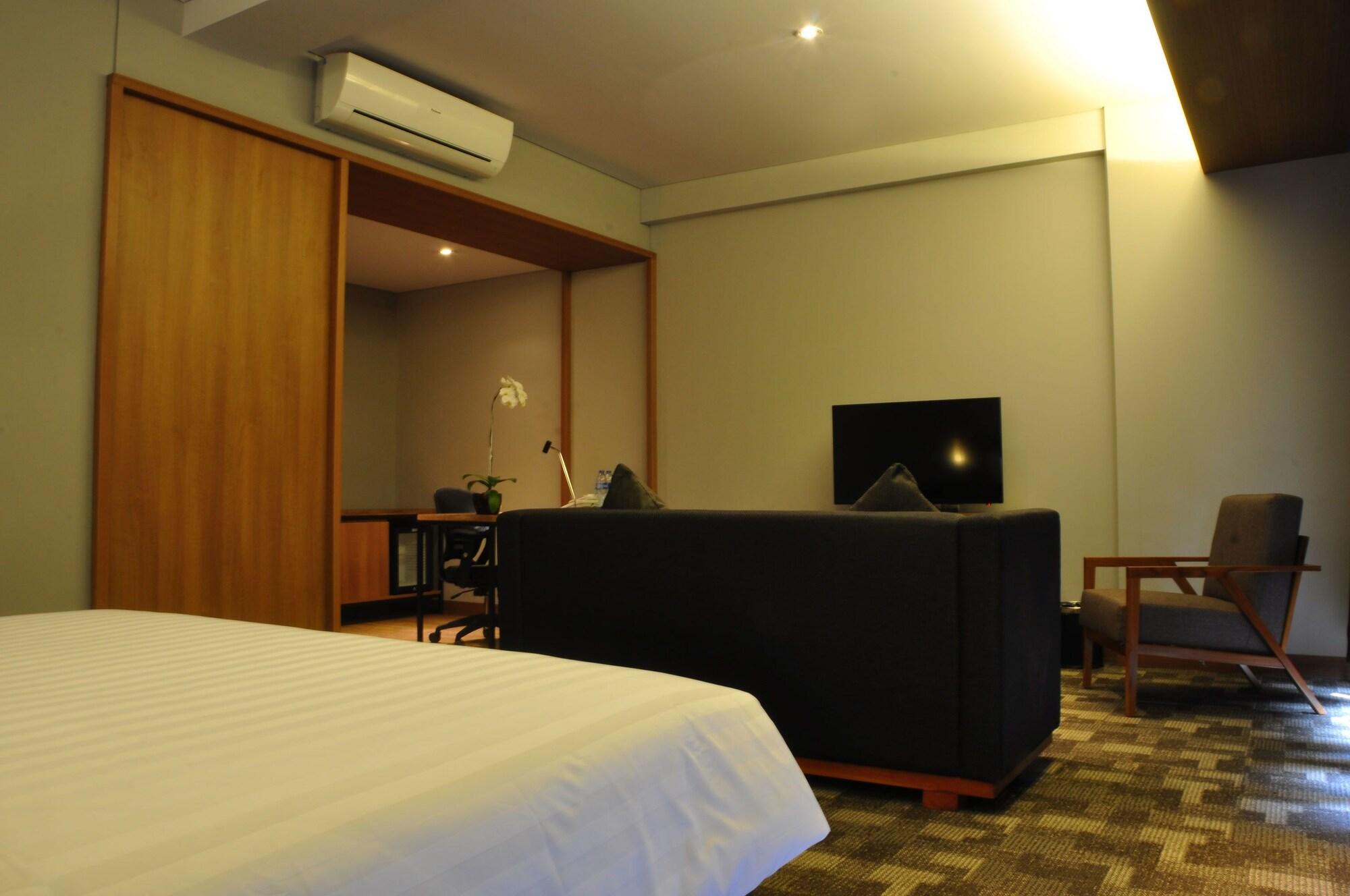 Hotel Batiqa Jababeka Cikarang